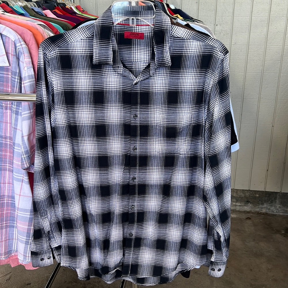 Gently used Alfani slim fit, long sleeve button down shirt